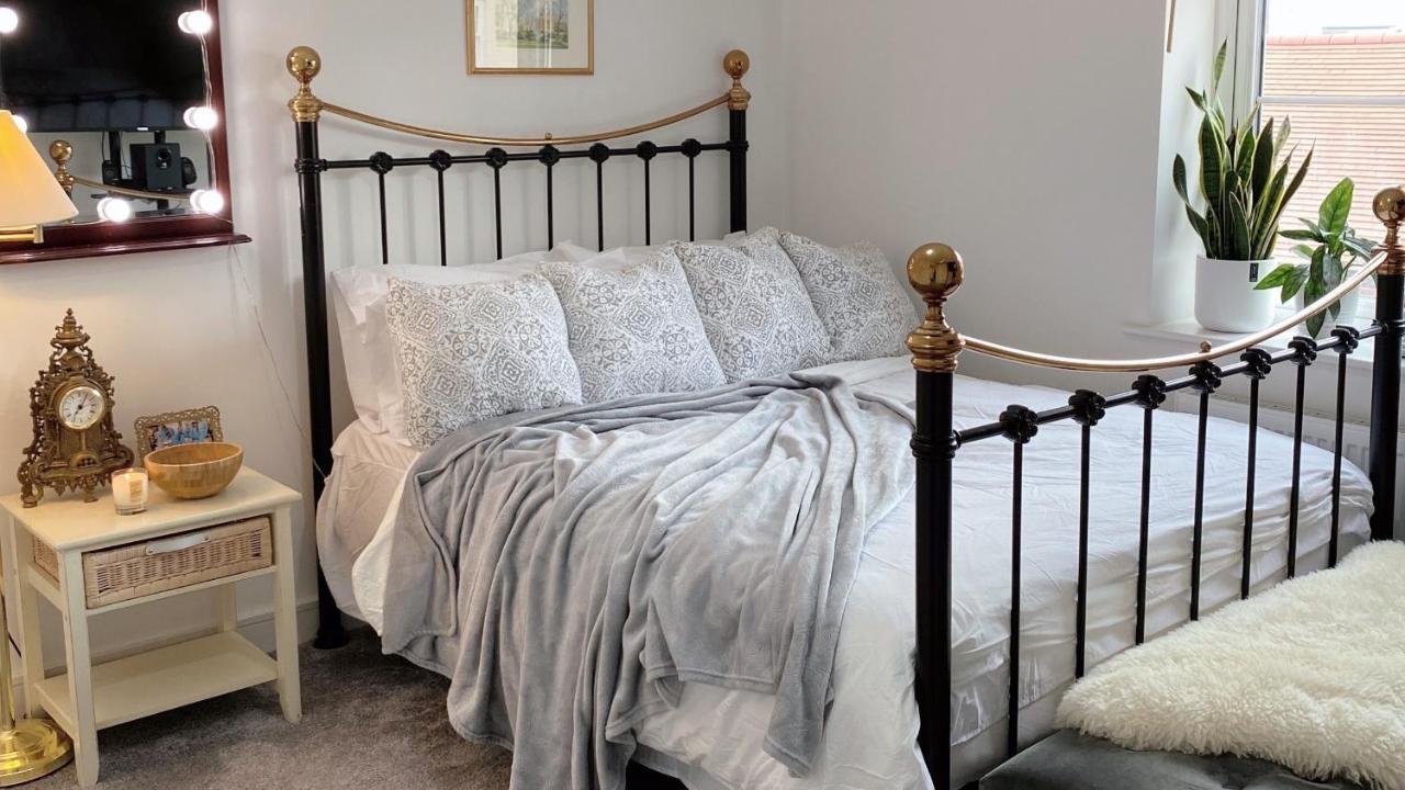 Entire Home: Bicester Village 10Min Walk Bagian luar foto