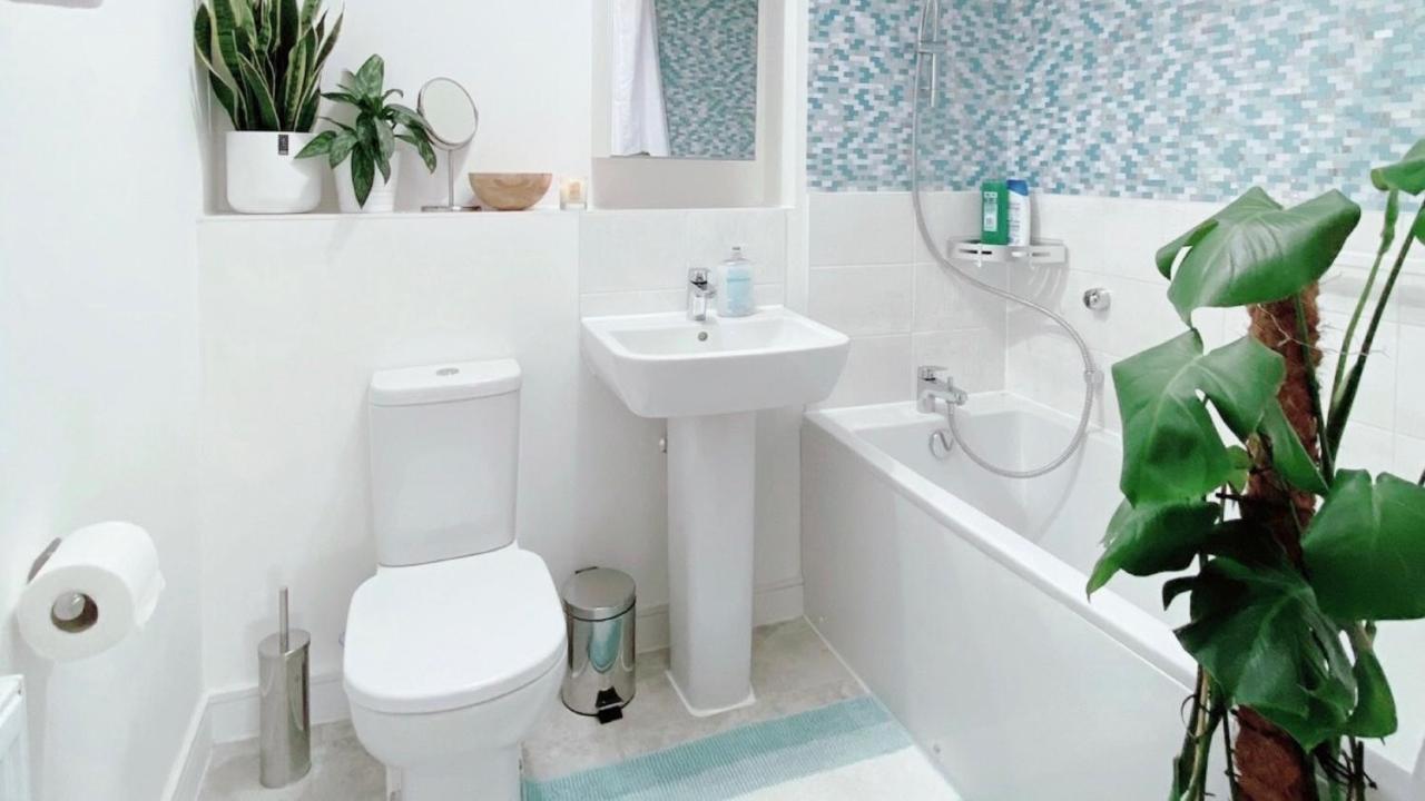 Entire Home: Bicester Village 10Min Walk Bagian luar foto