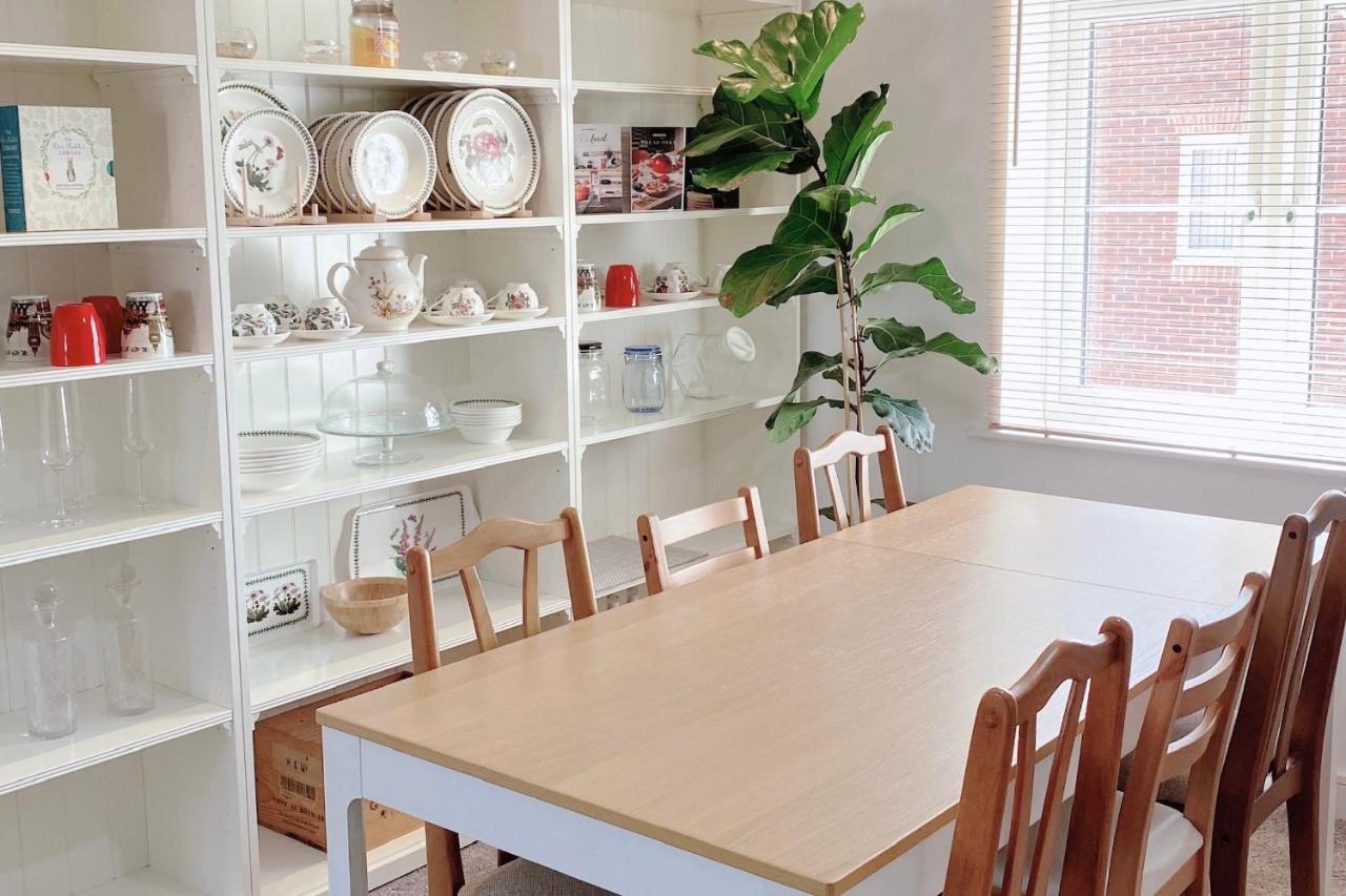 Entire Home: Bicester Village 10Min Walk Bagian luar foto